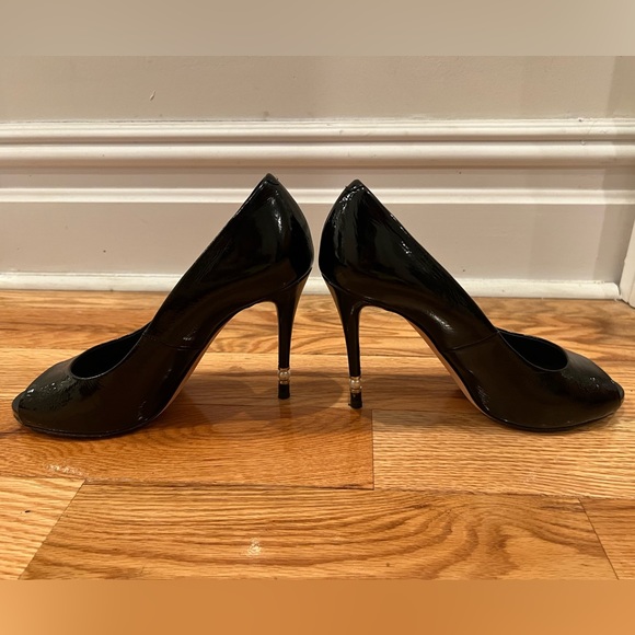 CHANEL PATENT LEATHER PEARL EMBELLISHED HEEL - Picture 8 of 12